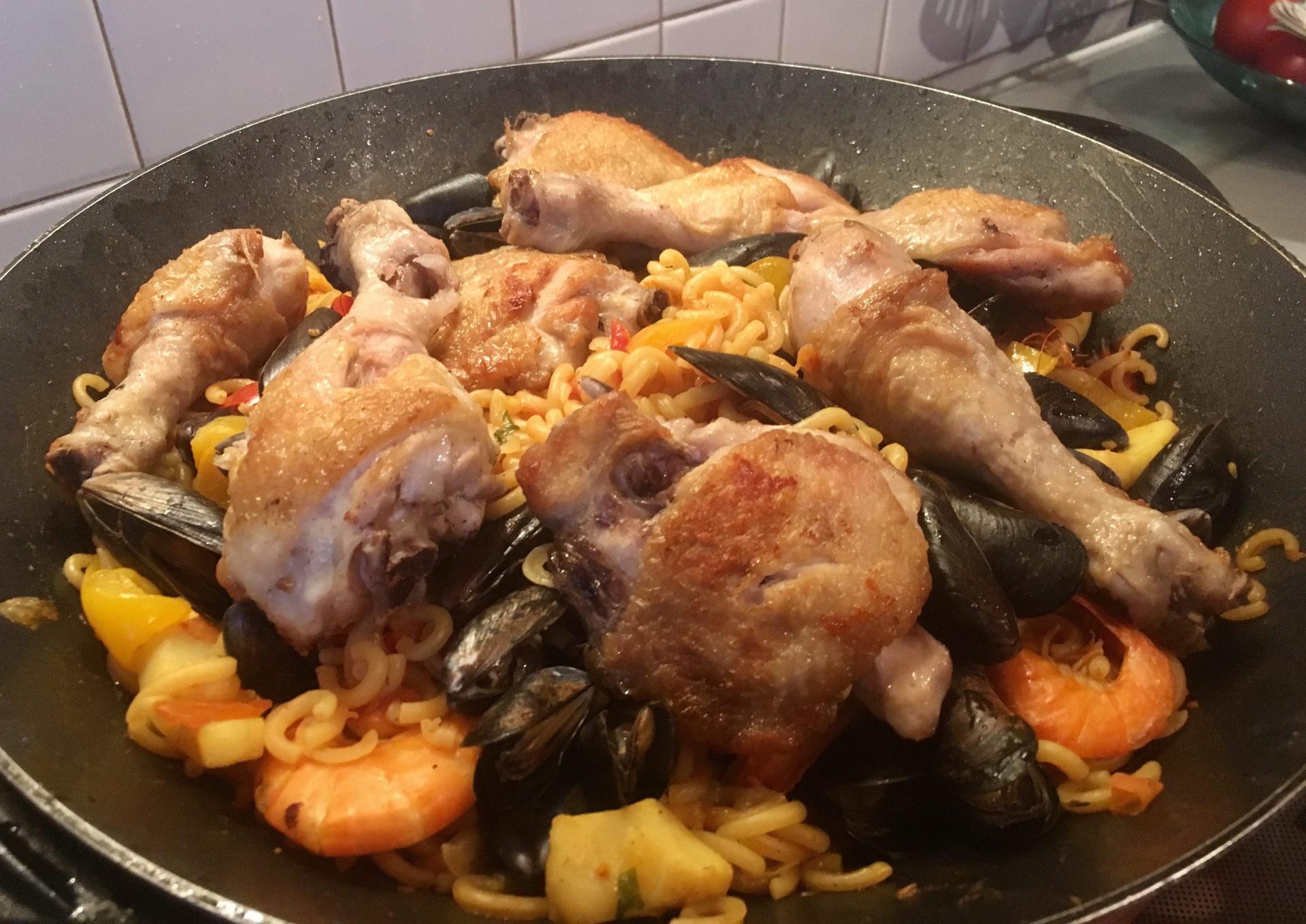 Fideua poulet fruits de mer13 min