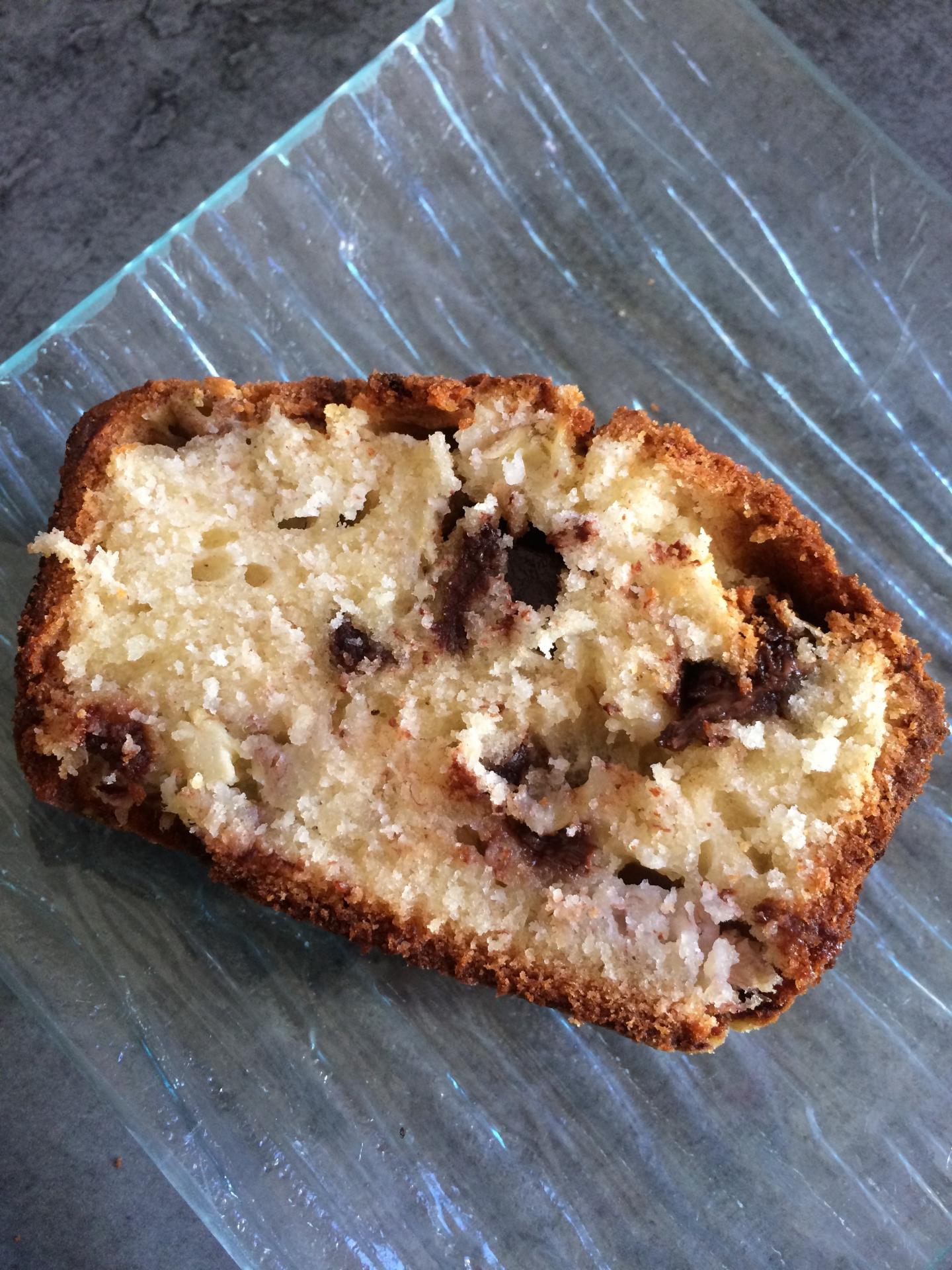 Cake moelleux aux bananes et pépites de chocolat