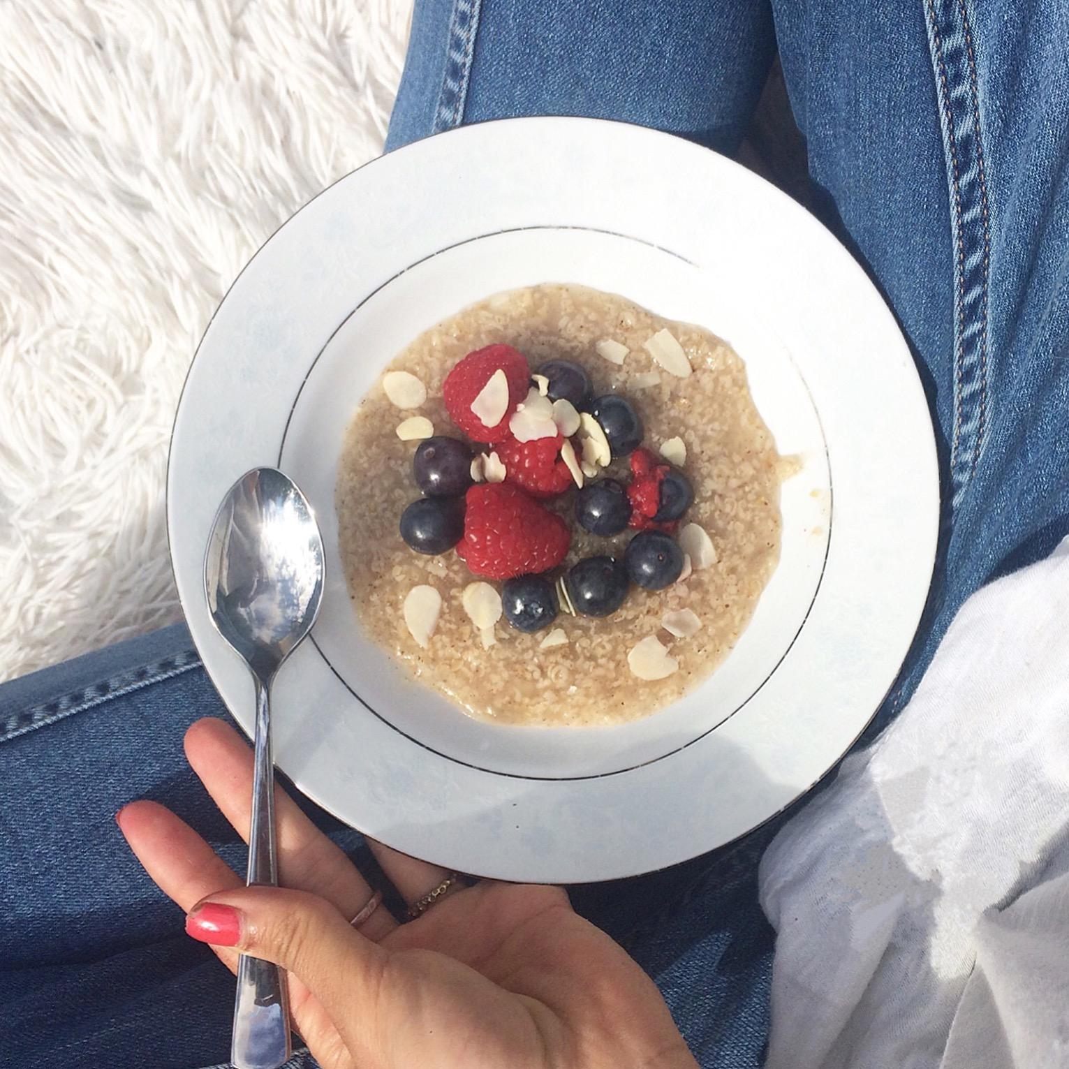 Porridge léger au son d'avoine et eau de coco