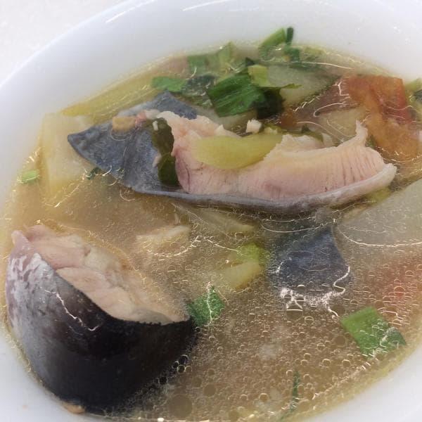 Soupe de pangasiu acidulée au tamarin à la vietnamienne (Canh Ca Chua)