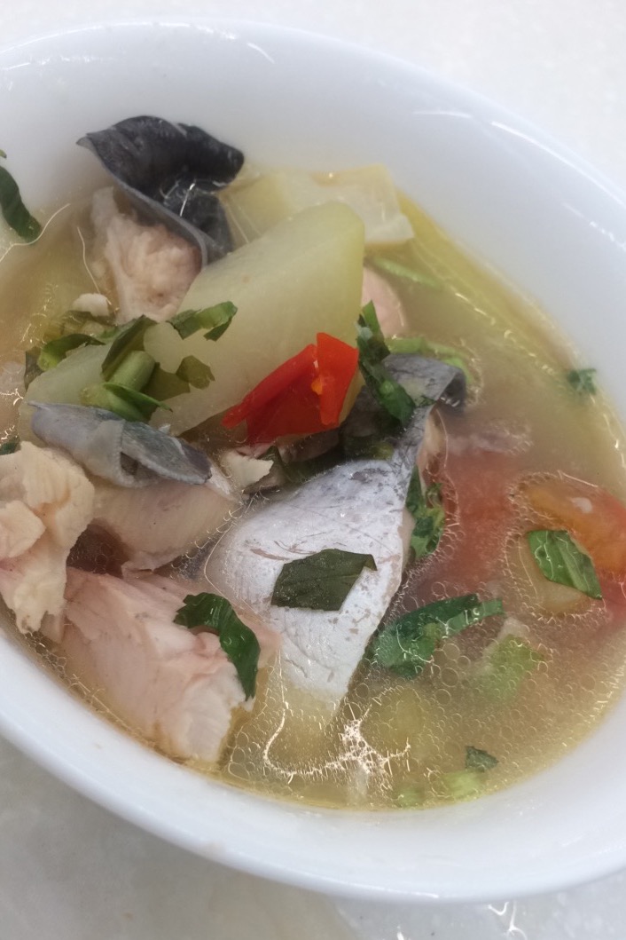 Soupe de pangasiu acidulée au tamarin à la vietnamienne (Canh Ca Chua)