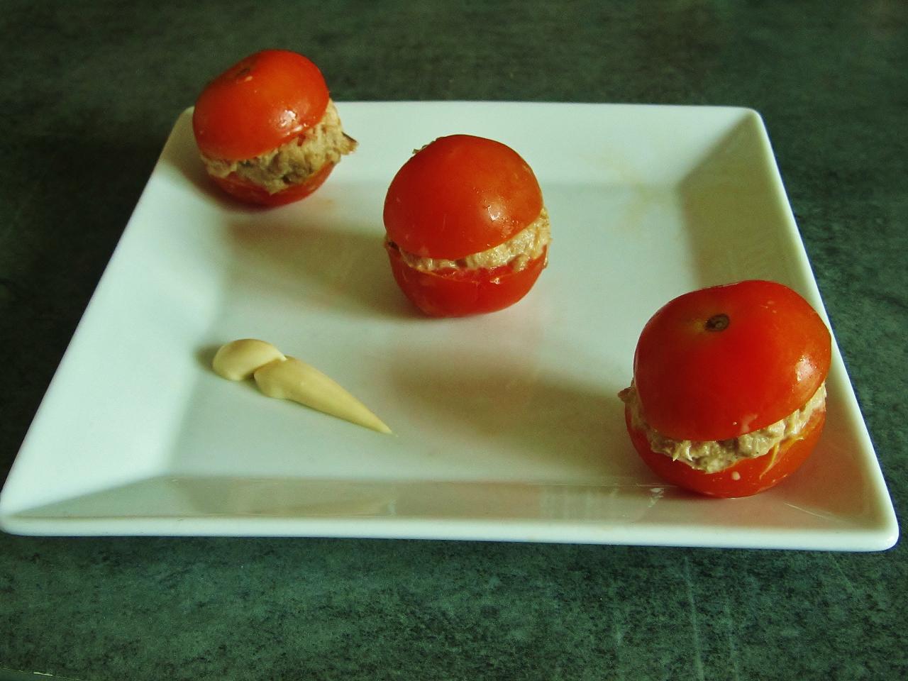 Minis tomates farcies au thon assaisoné