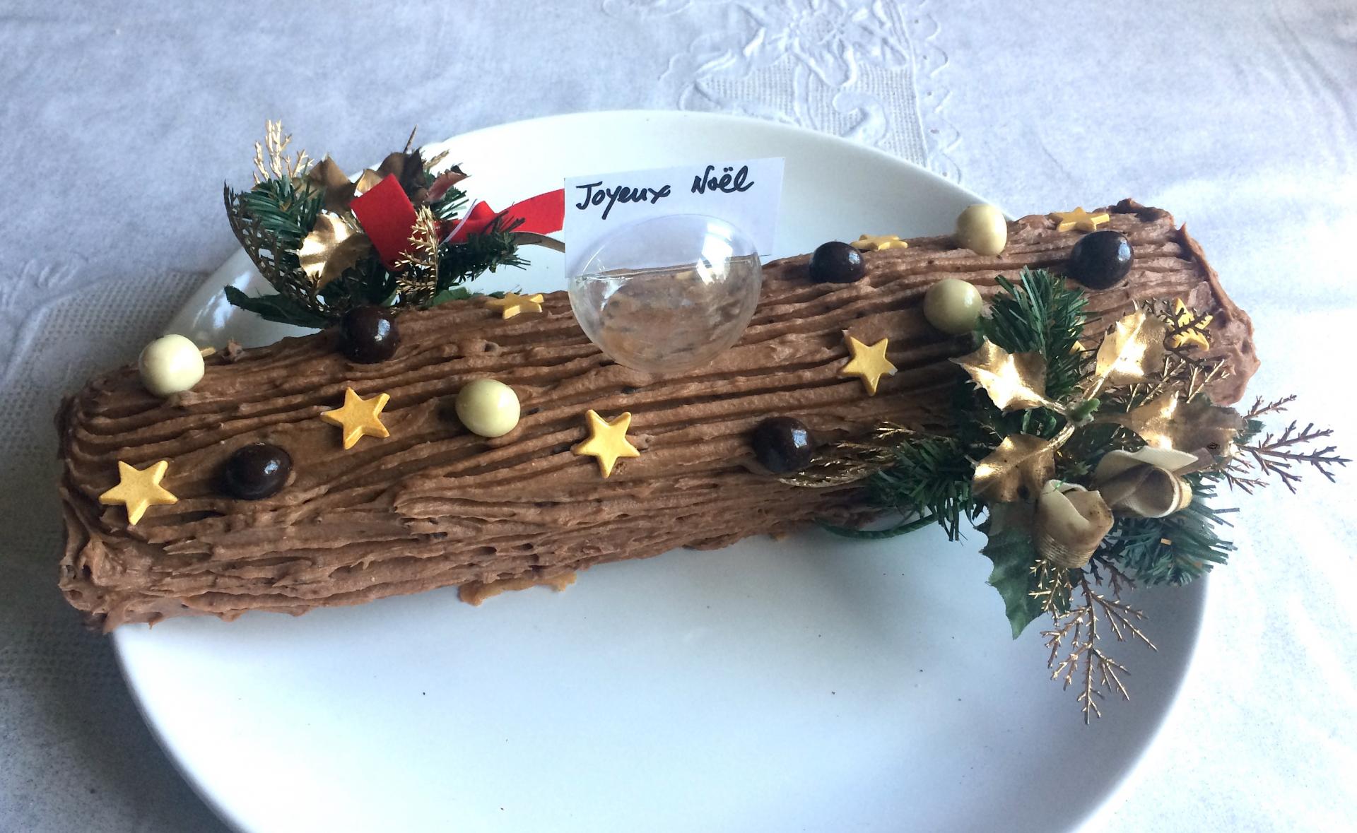 Bûche de Noël coeur marron, glaçage chocolat