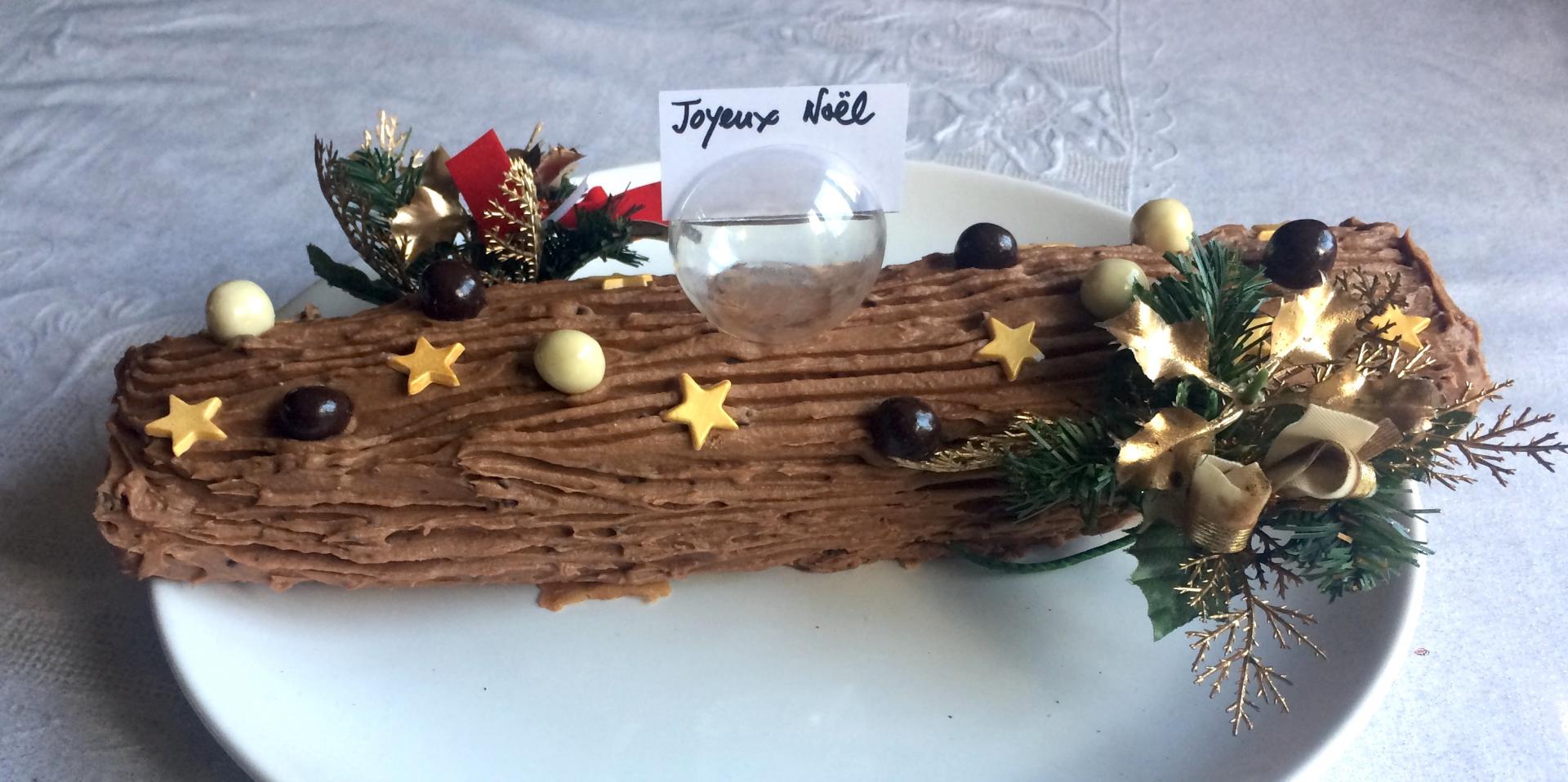 Bûche de Noël coeur marron, glaçage chocolat