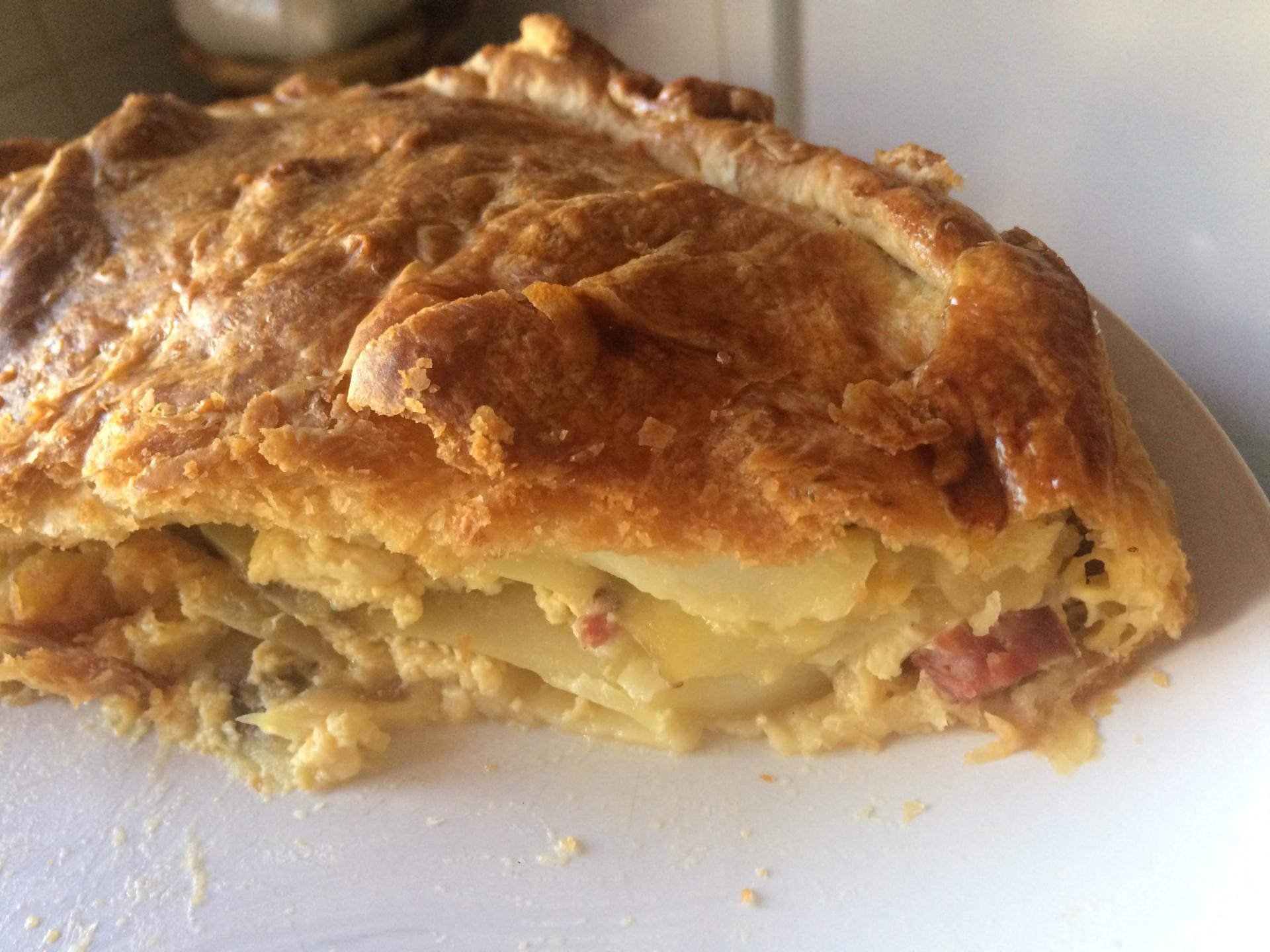 Tourte pommes de terre, fromage et lardons