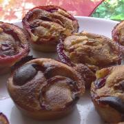 Muffins aux prunes rouges